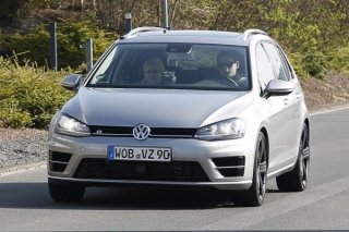 Новые фото Volkswagen Golf R Variant