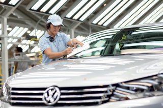 Volkswagen производит массовый сервисный ремонт автомобилей