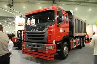 В России представили китайские грузовики JAC