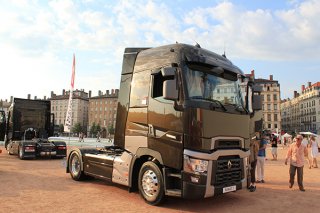 Первые грузовики Renault Trucks T добрались до российского рынка