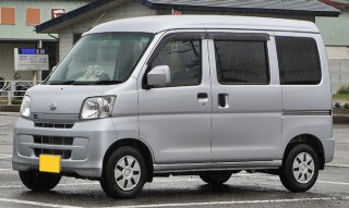 Представлена ограниченная серия автомобилей Daihatsu Hijet Cargo
