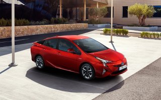 Представлен гибрид Toyota Prius нового поколения
