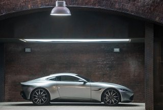 Aston Martin DB10 Джеймса Бонда продадут на аукционе