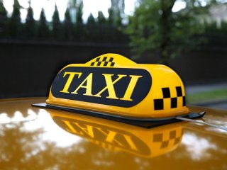 В Петербурге планируется на законодательном уровне регулировать количество такси
