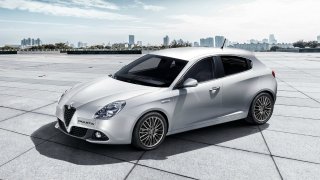 Хэтчбек Alfa Romeo Giulietta прошел плановое обновление