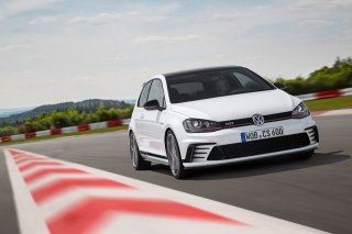 Появление автомобиля Volkswagen Golf GTI Clubsport подтверждено официально
