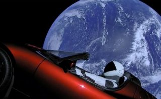 Что будет с Tesla Roadster в космосе?