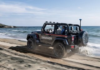 Jeep Wrangler был подарен итальянской полиции специально для патрулирования пляжей