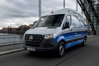 Компания Mercedes-Benz показала электрический вариант микроавтобуса Sprinter