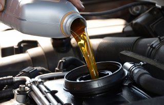 Как правильно подобрать моторное масло для своего автомобиля?