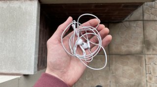 Универсальные наушники для ПК и не только: проводные EarPods от Apple